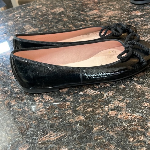 Flats - Picture 3 of 4